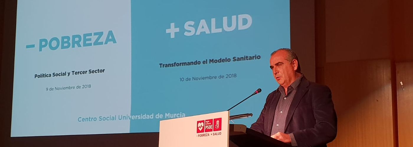 Luciano Poyato, Presidente de la PTS, durante la conferencia sobre Sanidad y Política Social celebrada en Murcia