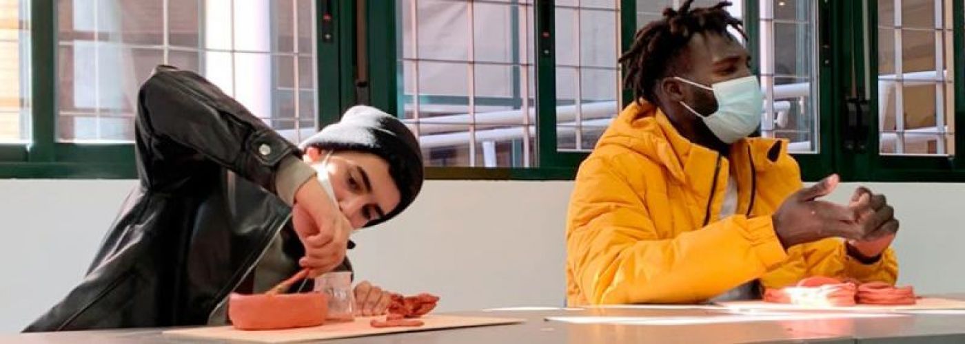 ArteTerapia, proyecto de expresión emocional a través del arte en Sevilla ©Accem